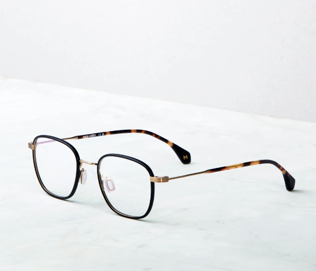 Alternative view of Dick Moby Bayonne (BAY)