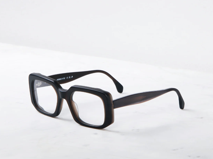 Alternative view of Dick Moby Cannes (CAN) 118A-3