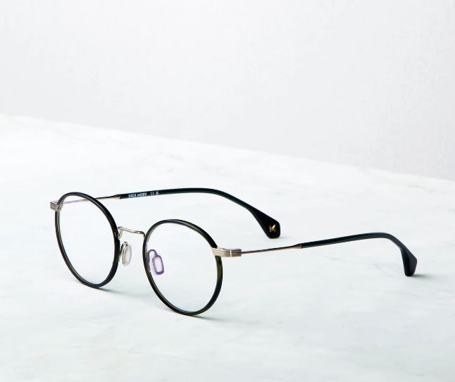 Alternative view of Dick Moby Dublin (DGY)