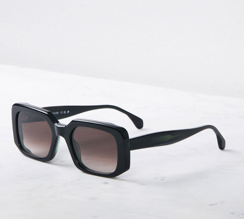 Alternative view of Dick Moby Cannes (CAN) 126-3