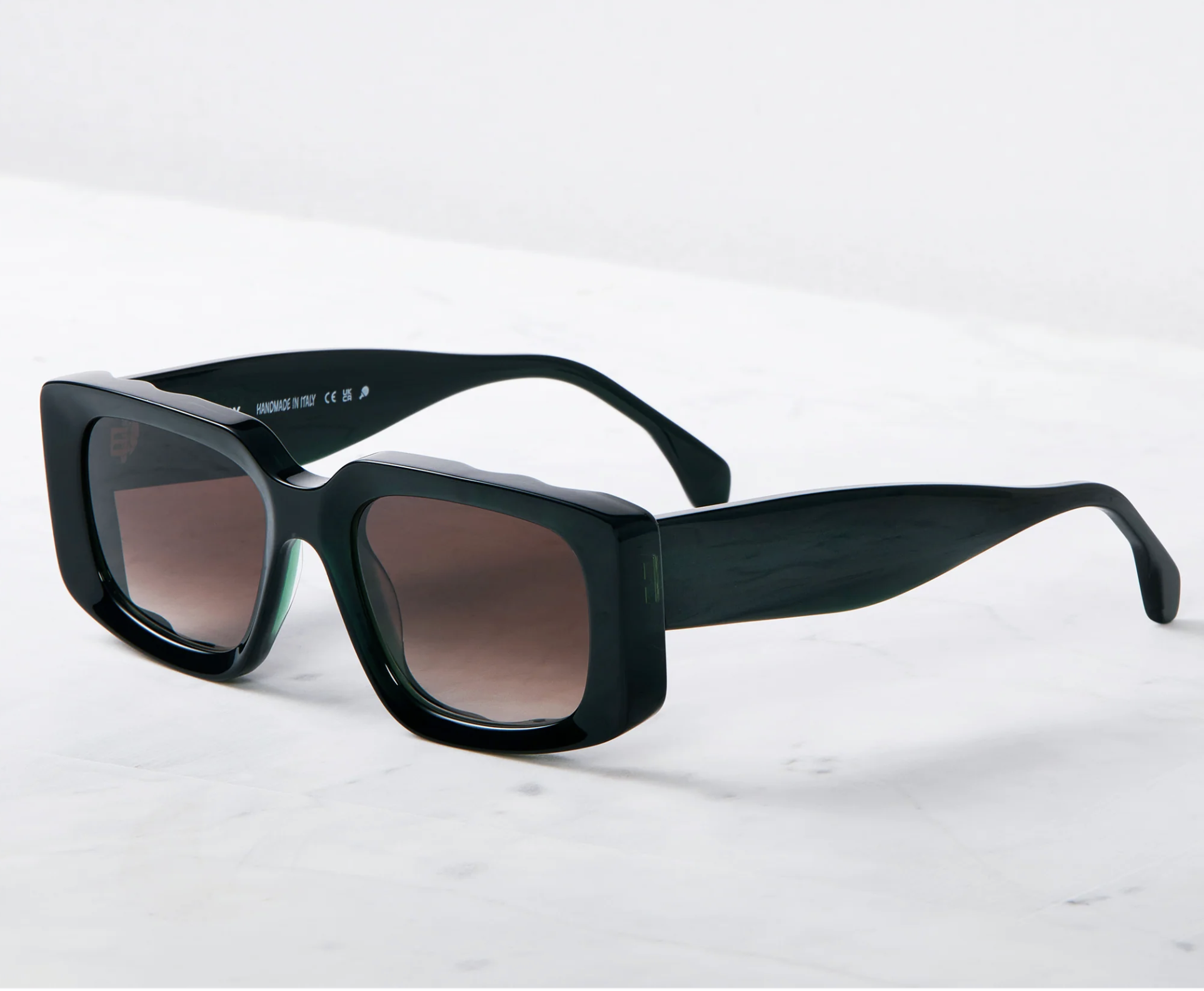 Alternative view of Dick Moby Rome (ROM)