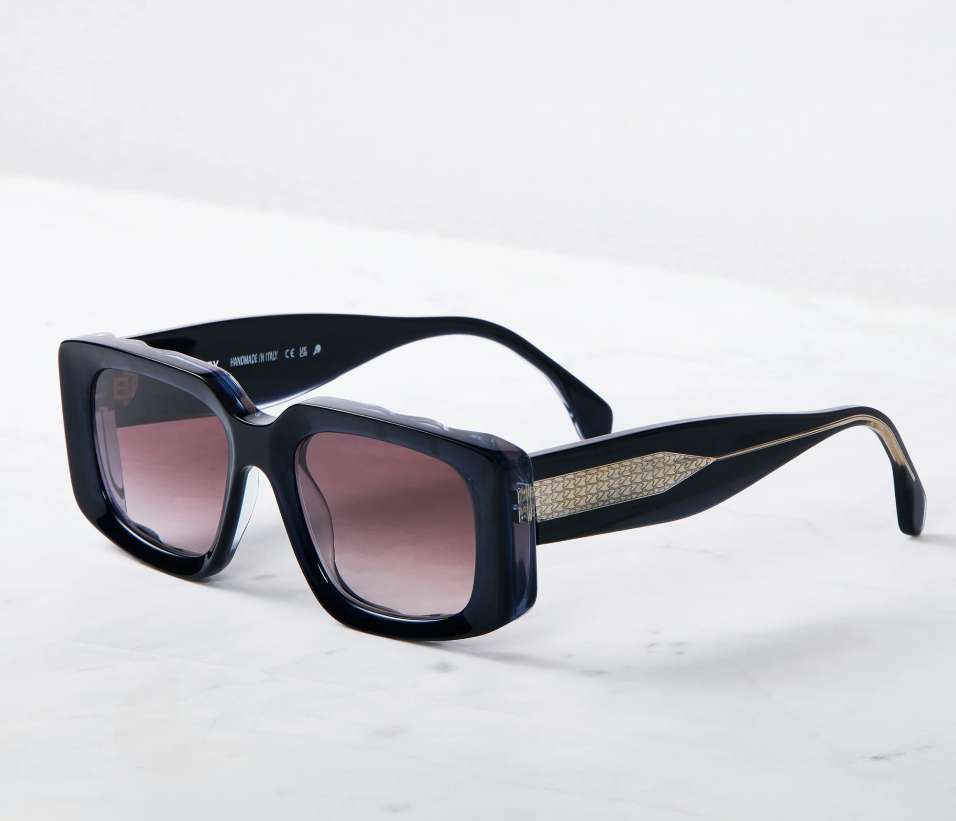 Alternative view of Dick Moby Rome (ROM)