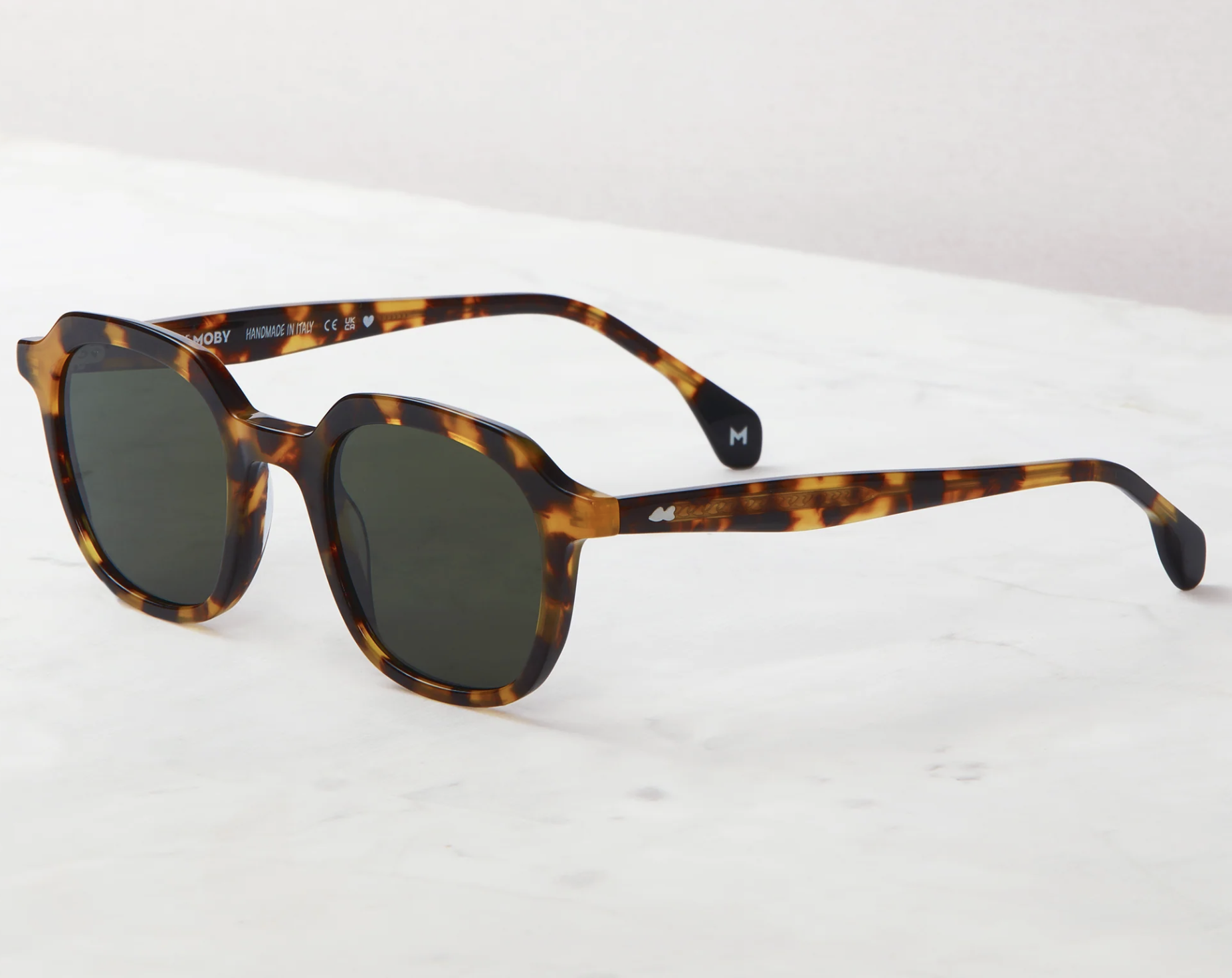 Alternative view of Dick Moby Barcelona (BRCA)