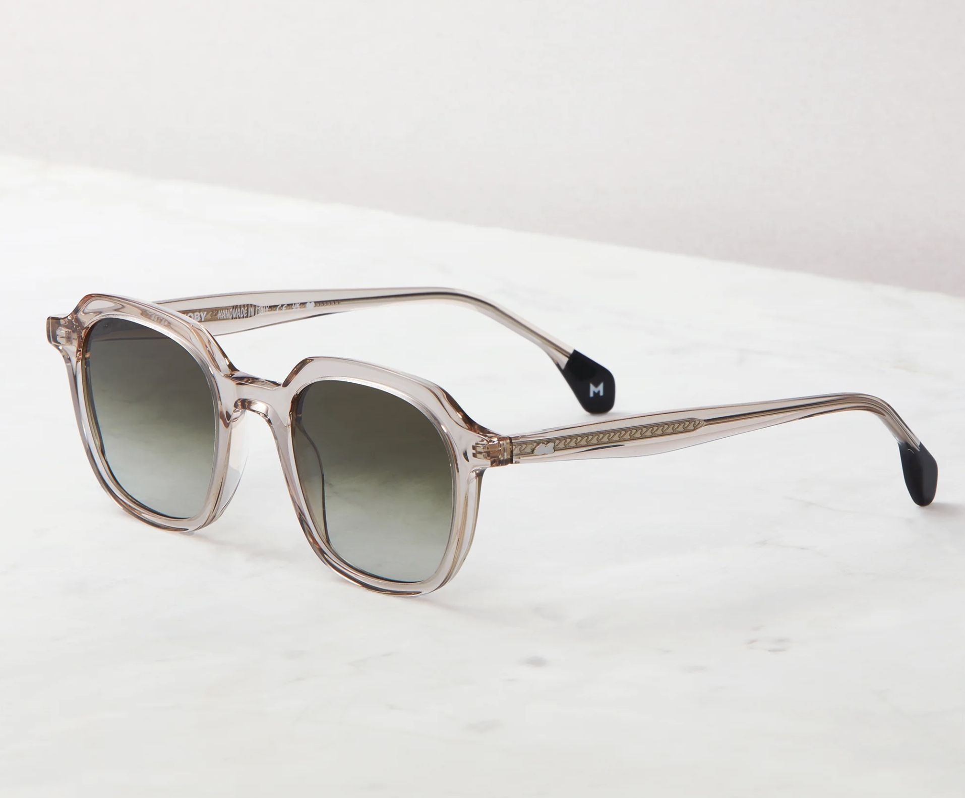 Alternative view of Dick Moby Barcelona (BRCA)