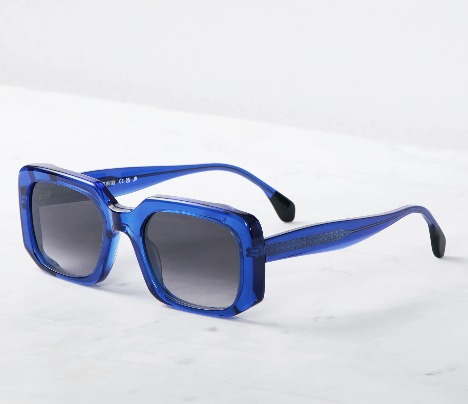 Alternative view of Dick Moby Cannes (CAN)