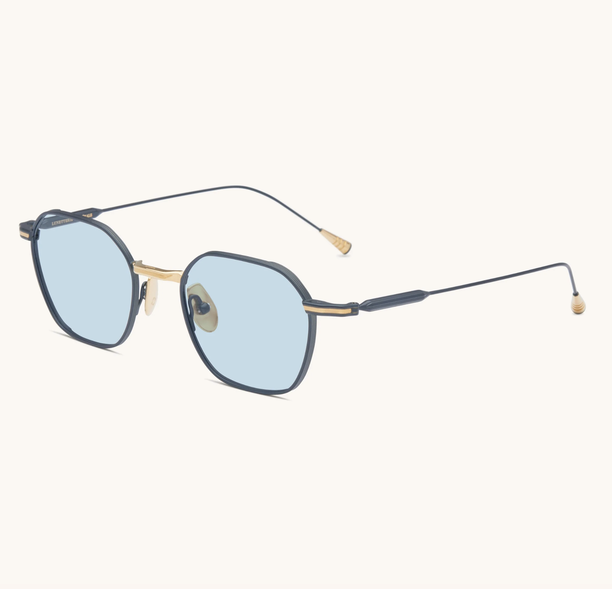 Alternative view of Lunetterie Generale Cavalier Seul