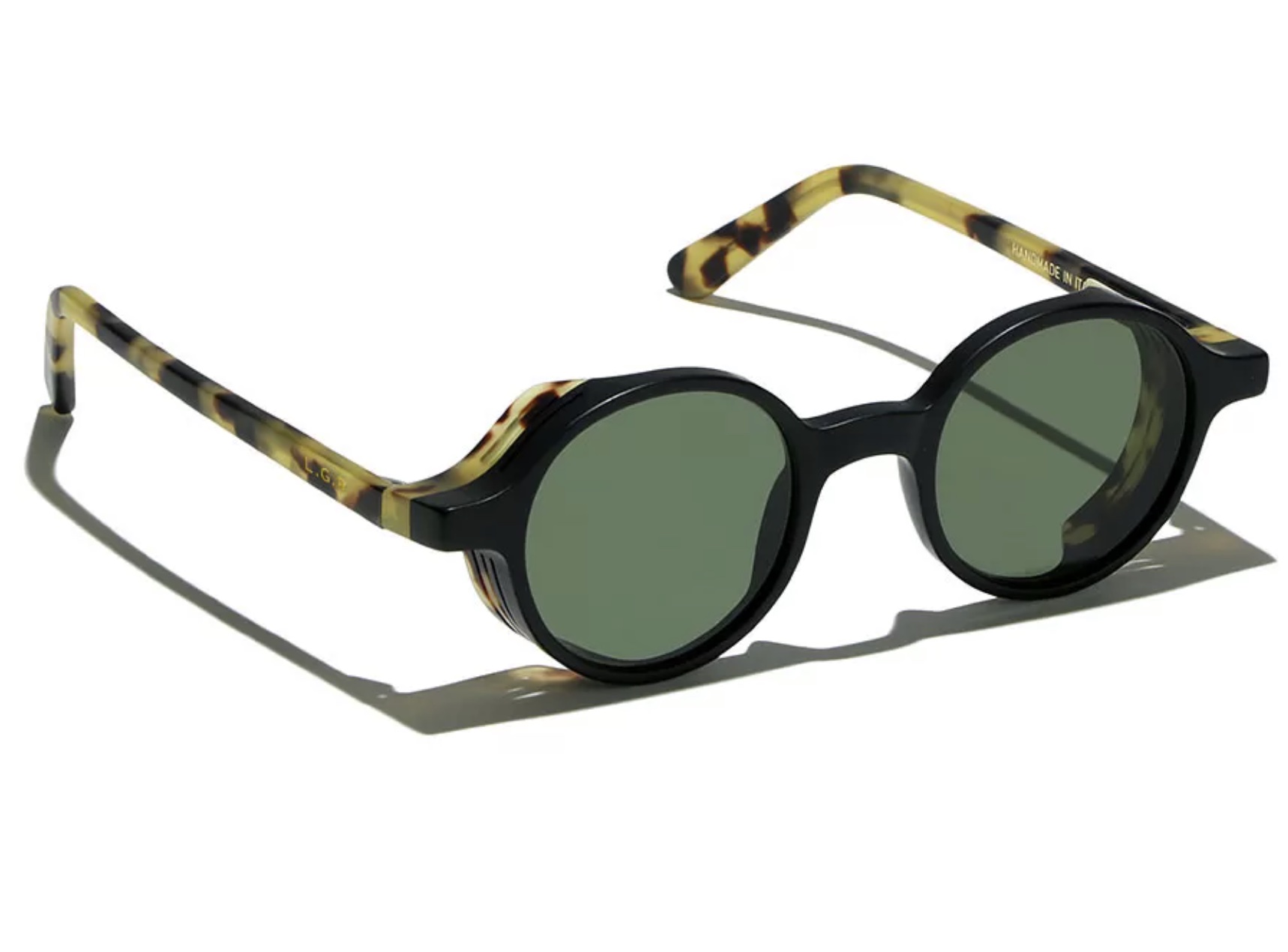 Alternative view of L.G.R. Reunion Explorer