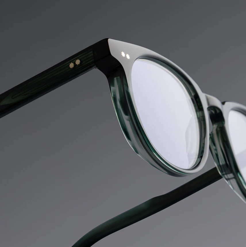 Alternative view of Cutler & Gross GR09 03