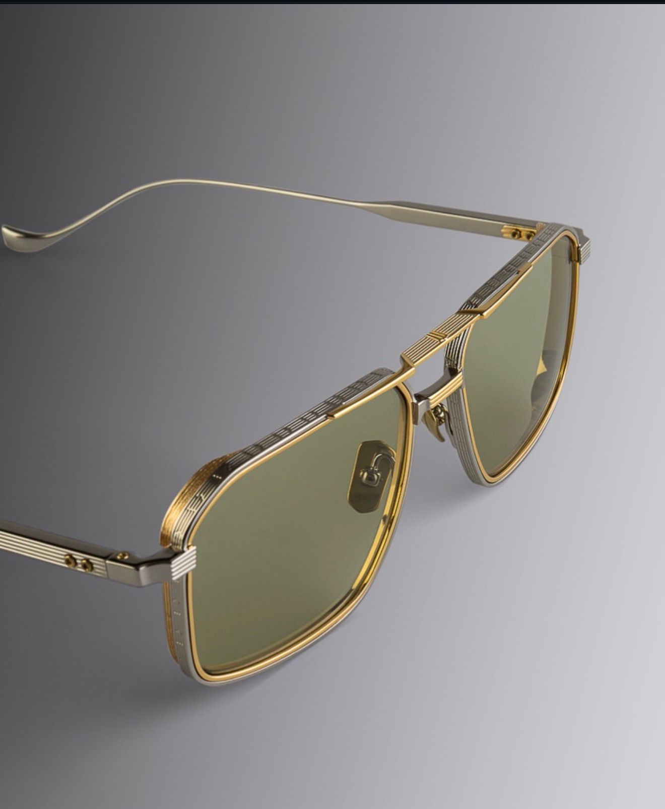 Cutler & Gross Knightbridge limited no.243 of 350 pices green lens