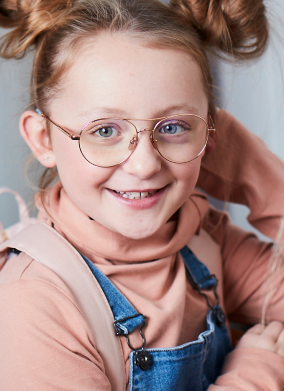 Meisje met JR&JR kinderbril – kinderbrillen bij bckspace Amsterdam
